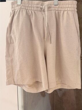 LuluLemon jersey soft shorts in beige NWOT